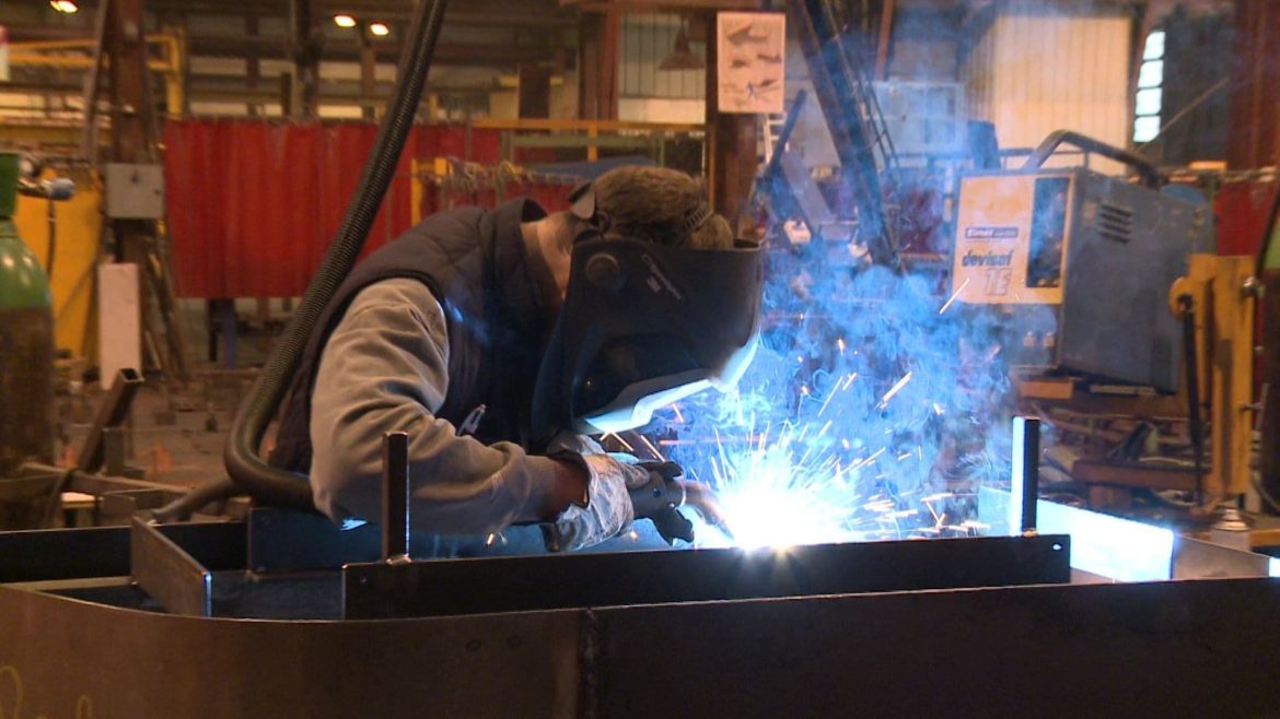 Fabrication d'une table élevatrice de quai - poste mécano-soudé